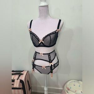 Agent Provocateur 🎀 black + pink lingerie set with garter belt✨